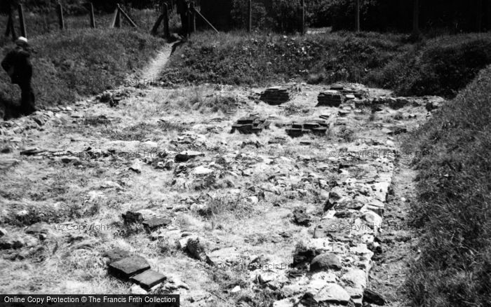 Photo of Farnham, Roman Building 1959