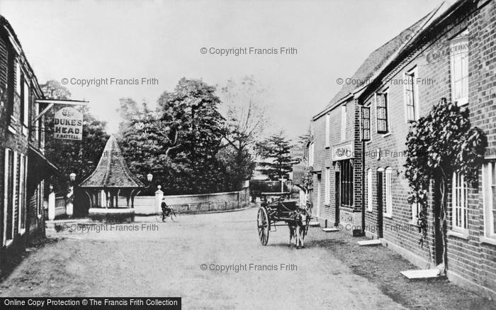 Photo of Farnham Royal, The Dukes Head 1913