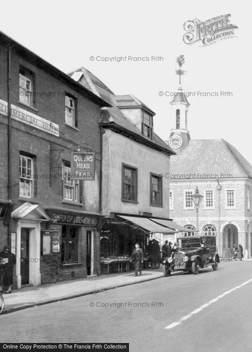 Photo of Farnham, The Queen's Head 1932