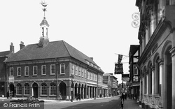 Town Hall 1935, Farnham