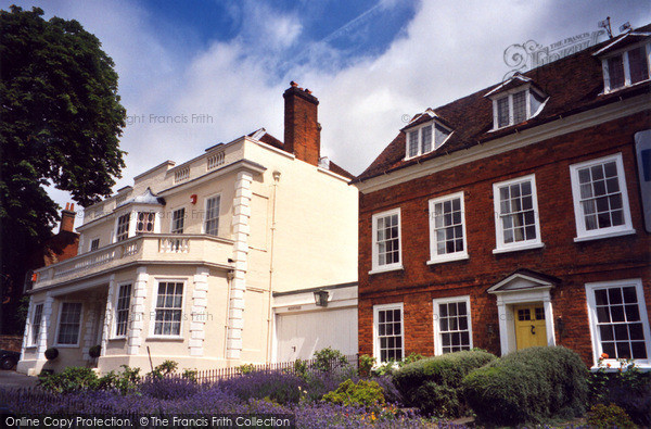 Photo of Farnham, Typical Georgian Architecture 2004