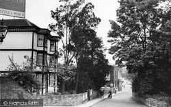 High Street, White House And Lion Hotel c.1955, Farningham