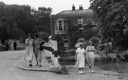 Ladies And The Lion Hotel c.1955, Farningham
