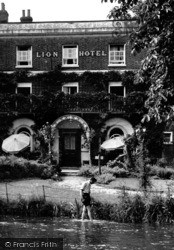 Lion Hotel, Splashing In The Darent  c.1955, Farningham