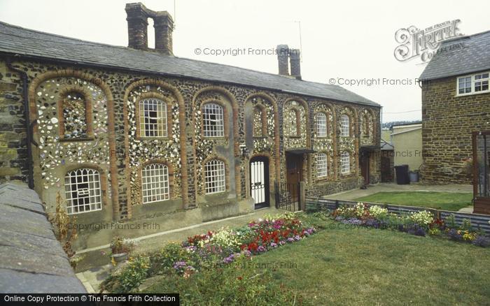 Photo of Farthingstone, Pansion Row Cottages c.1980