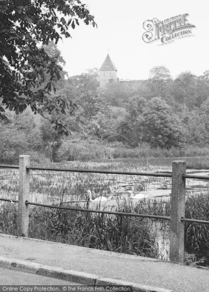 Photo of Faversham, Stonebridge Pond And Church c.1960