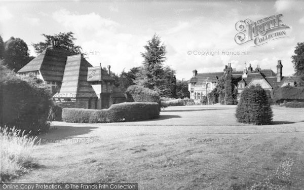 Photo of Fawkham Green, Fawkham Manor And Stable Cottages c.1960