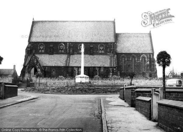 Photo of Featherstone, Purston Church and War Memorial c1950