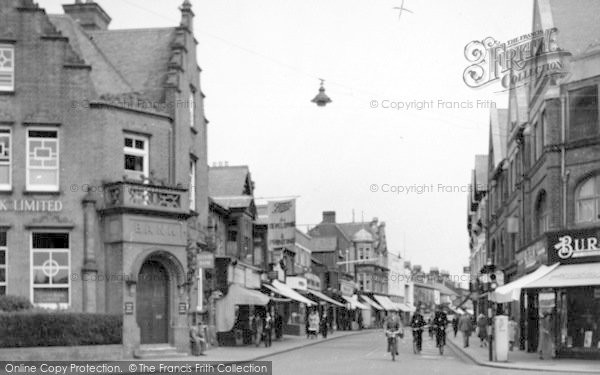 Photo of Felixstowe, Hamilton Road c.1950