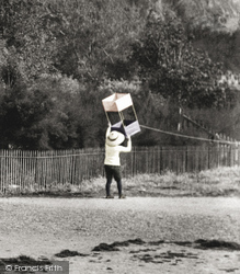 Kite Flying 1907, Felixstowe