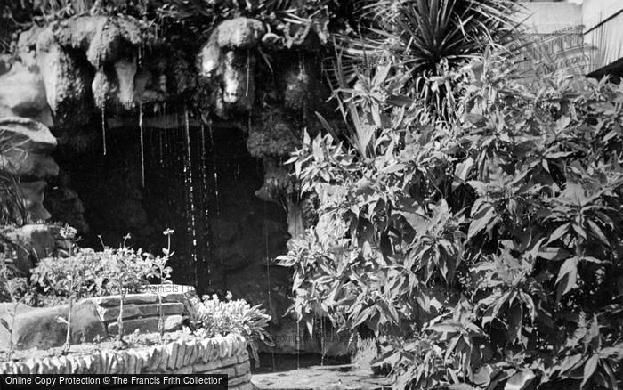Photo of Felixstowe, The Dripping Well c.1939