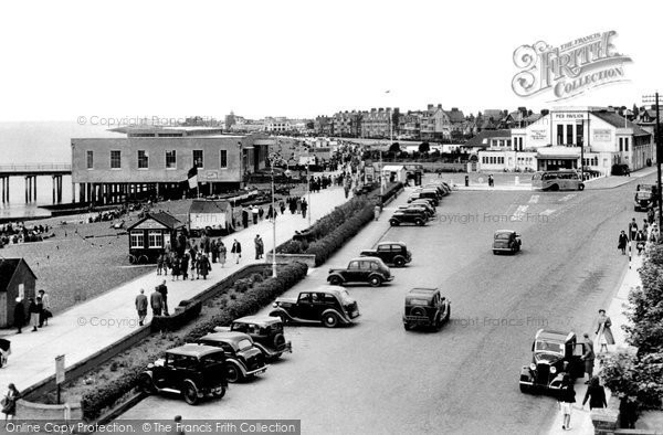 Photo of Felixstowe, Undercliff Road West c.1950