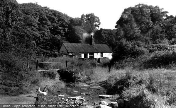 Photo of Ffynnongroyw, Cottage c.1955