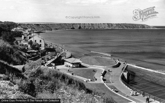 Photo of Filey, Bay, General View c.1960