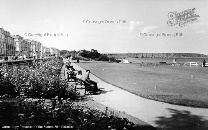 Photo of Filey, Crescent Gardens, Putting Green c.1960