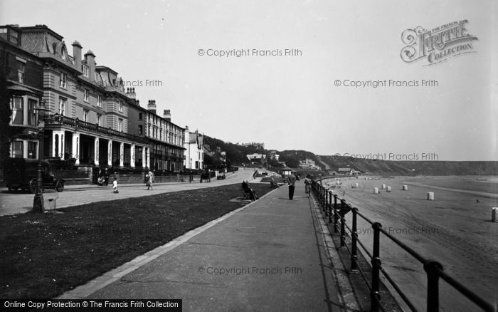 Photo of Filey, Promenade 1934