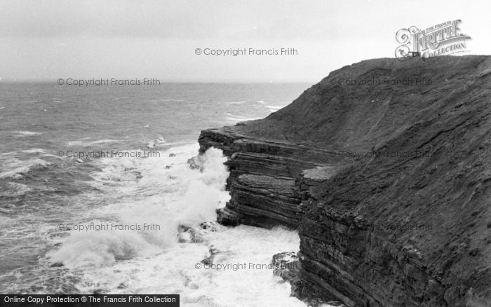 Photo of Filey, Rough Sea, The Brigg c.1960