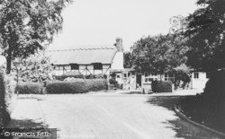 Thatched Cottage c.1930, Finchampstead
