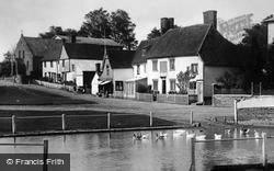 The Pond 1903, Finchingfield