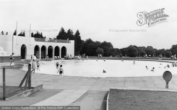 finchley open air swimming pool