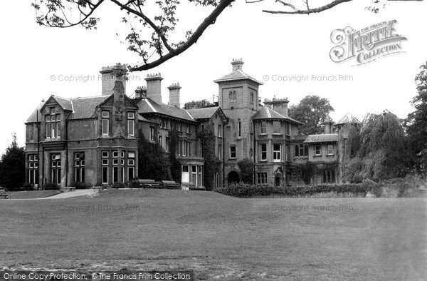 Photo of Finchley, Finchley Central, Avenue House c.1960