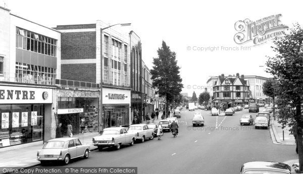 Photo of Finchley, High Street c.1965