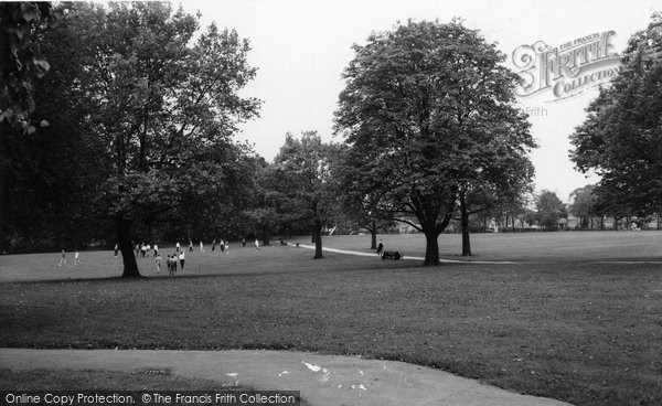 Photo of Finchley, Victoria Park c.1965