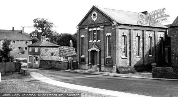 Photo of Finedon, The Independent Wesleyan Chapel c.1955