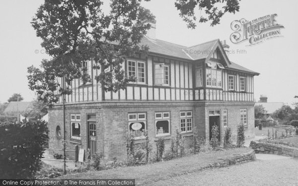 Photo of Fishbourne, The Fishbourne Inn c.1960