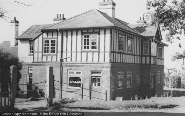 Photo of Fishbourne, The Fishbourne Inn c.1960