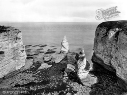 King And Queen Rocks 1927, Flamborough