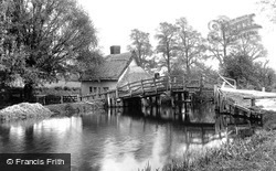 Flatford, Bridge Cottage 1907, Flatford Mill