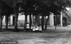 A Group Of Girls 1904, Fleet