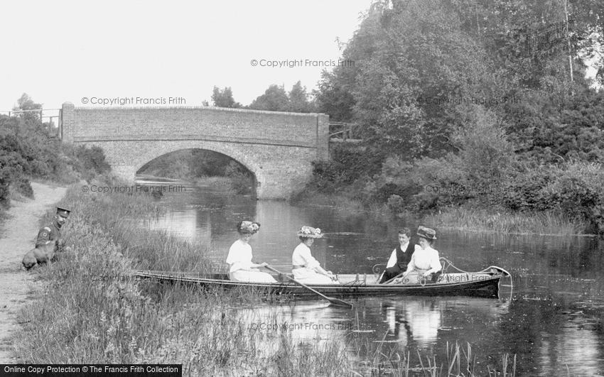 Fleet, Boating on the Basingstoke Canal 1908