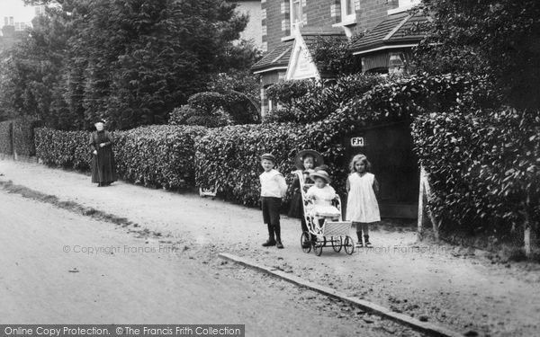 Photo of Fleet, Children In Victoria Road 1910