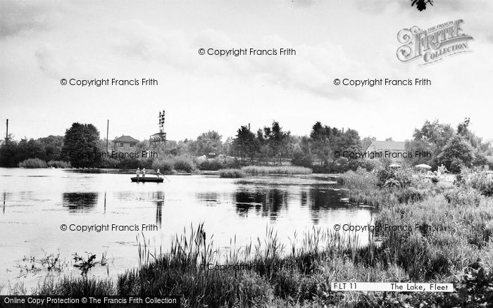 Photo of Fleet, Fleet Pond c.1960