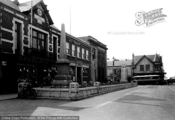 Photo of Flint, Trelawney Square c.1950