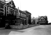 Trelawney Square c.1950, Flint