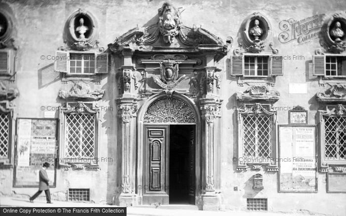 Photo of Florence, c.1900