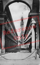 The Uffizi Gallery And Palazzo Vecchio c.1910, Florence