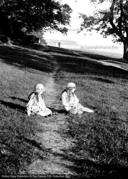 Photo of Flushing, Girls In Trefusis Fields 1918