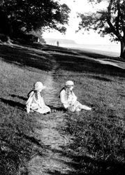Girls In Trefusis Fields 1918, Flushing
