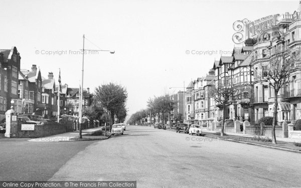 Photo of Folkestone, Earls Avenue c.1960