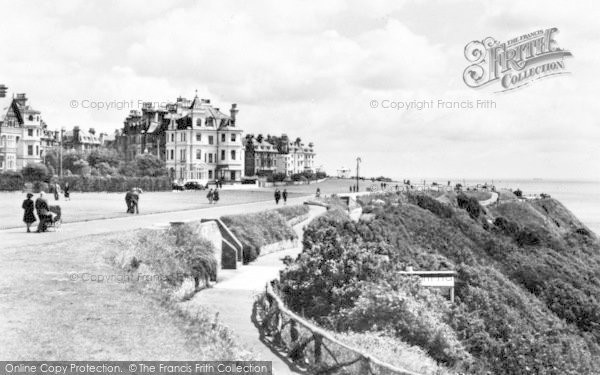 Photo of Folkestone, Maderia Walk c.1950