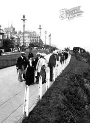 Promenading 1906, Folkestone