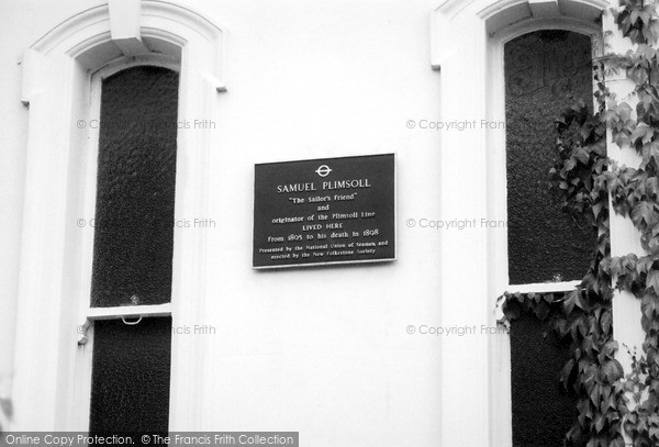 Photo of Folkestone, Samuel Plimsoll Plaque 2004