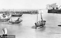 The Harbour c.1950, Folkestone
