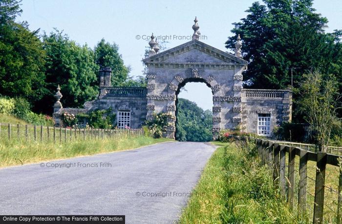 Photo of Fonthill Bishop, Fonthill Arch c.1995