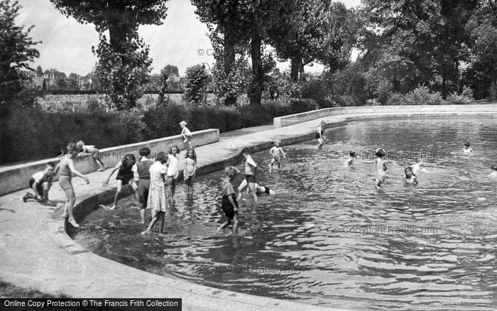 Photo of Forest Hill, The Children's Pool, Horniman's Gardens c.1950