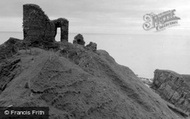 Castle 1952, Forse